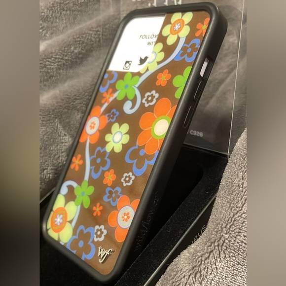 Wildflower Case - iPhone 12 Pro Max - Picture 4 of 4